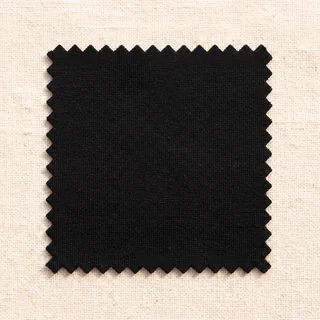 Stretchstoff 5007 in Schwarz, etwas kräftiger – KI-generierte Illustration