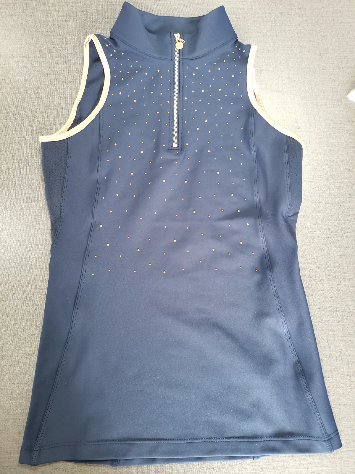 Ärmelloses navyblaues Turniershirt mit Strass, Ausschnitt Kragen